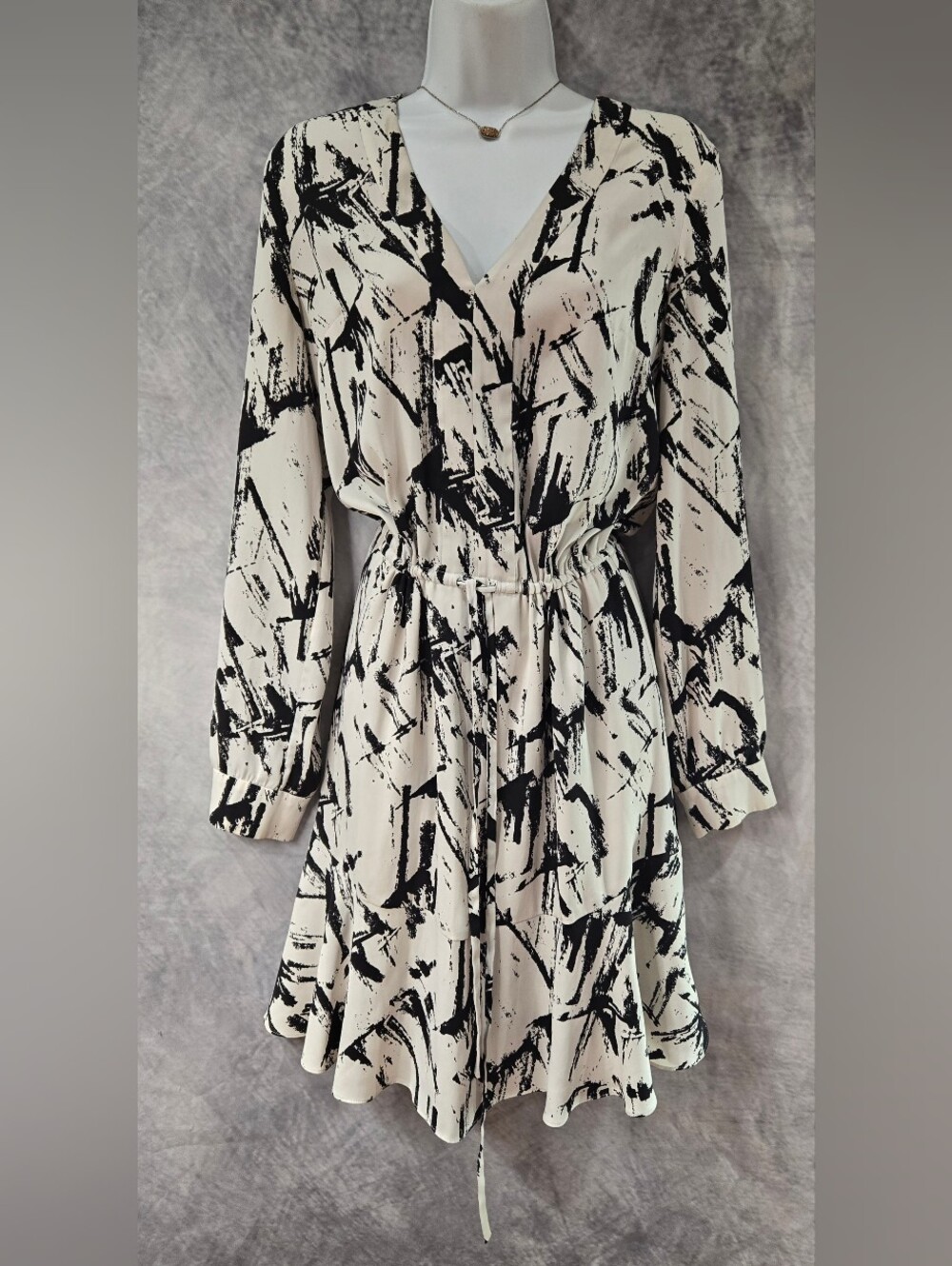 White House Black Market Black & Cream Abstract V-Neck Shirt Dress